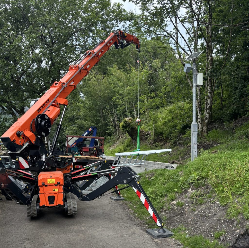 Spider crane hire